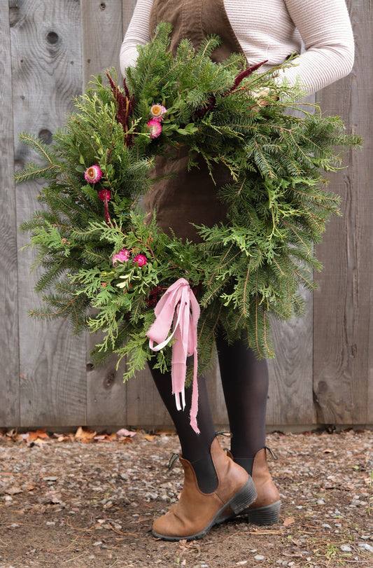 Atelier de couronne de sapinage naturel